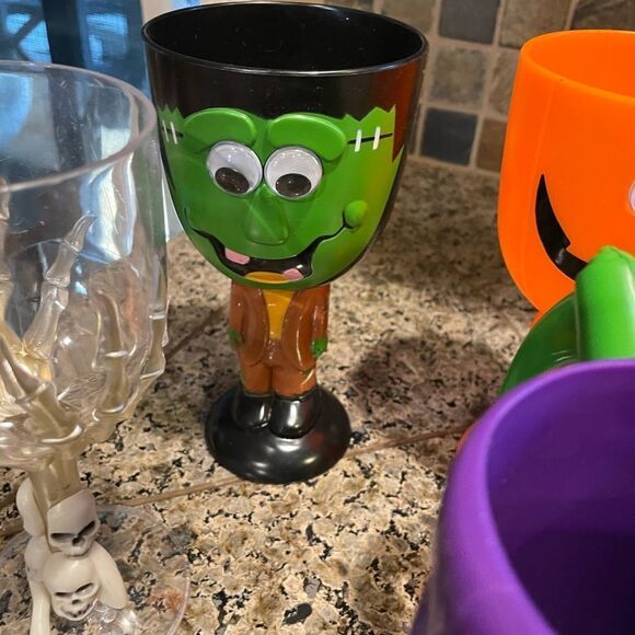 Halloween Cups Grave Robber (Works!) - Picture 5 of 15